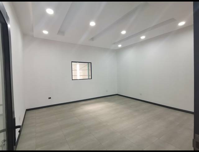 2,250M² WAREHOUSE FOR SALE IN POMONA